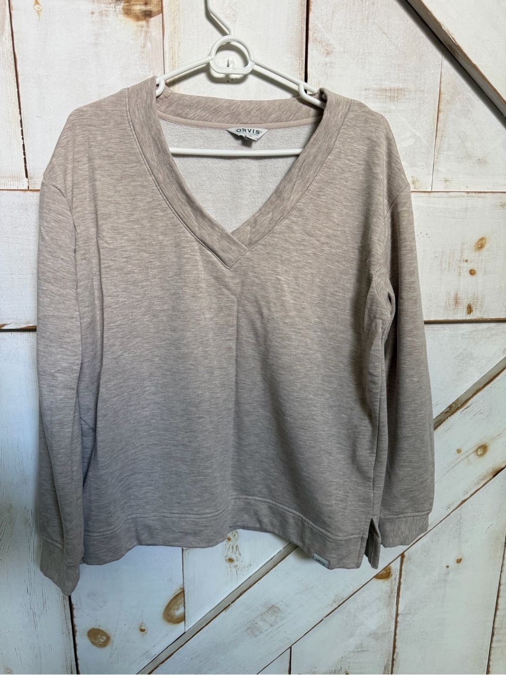 Orvis Women's V-Neck Long Sleeve Top — Light Taupe